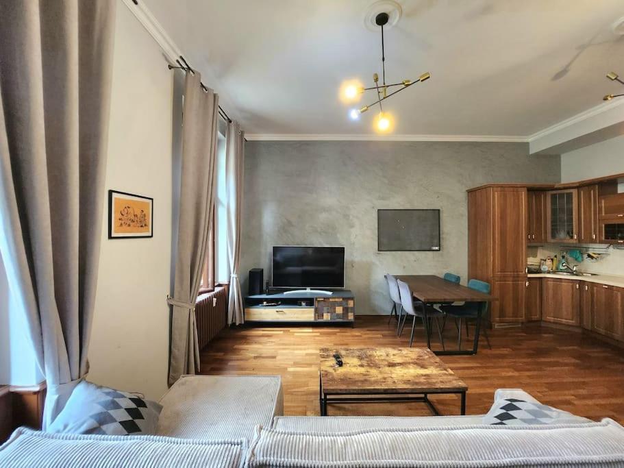 Spacious Apartment 6Min From The Dancing House Πράγα Εξωτερικό φωτογραφία