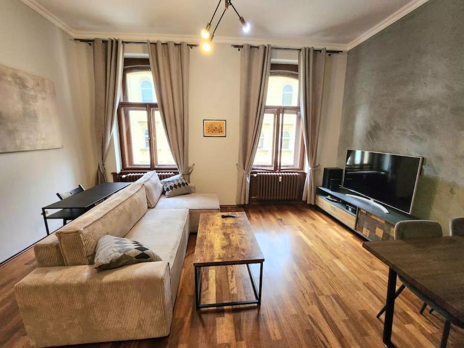 Spacious Apartment 6Min From The Dancing House Πράγα Εξωτερικό φωτογραφία